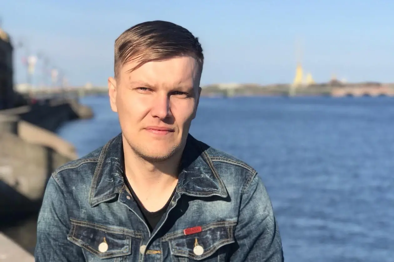 Мда . «Как так? Мои ребята там, а я здесь»: в Волгограде похоронили мобилизованного Полицейского, погибшего на Украине