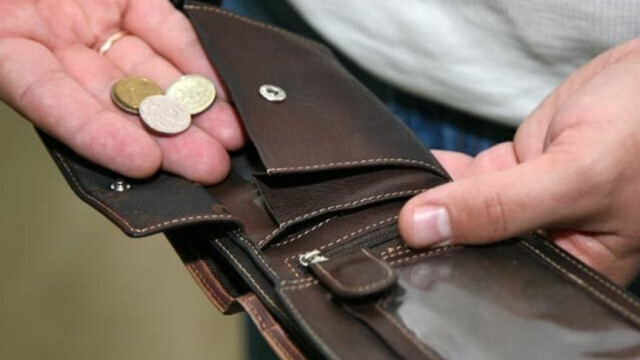 Доходы населения падают, а разрыв между богатыми и бедными растет. Новые скандальные данные Росстата, которые показывают реальную картину в России