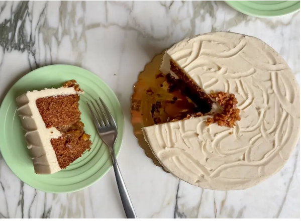 Карамельный яблочный пирог - лучшее из обоих миров