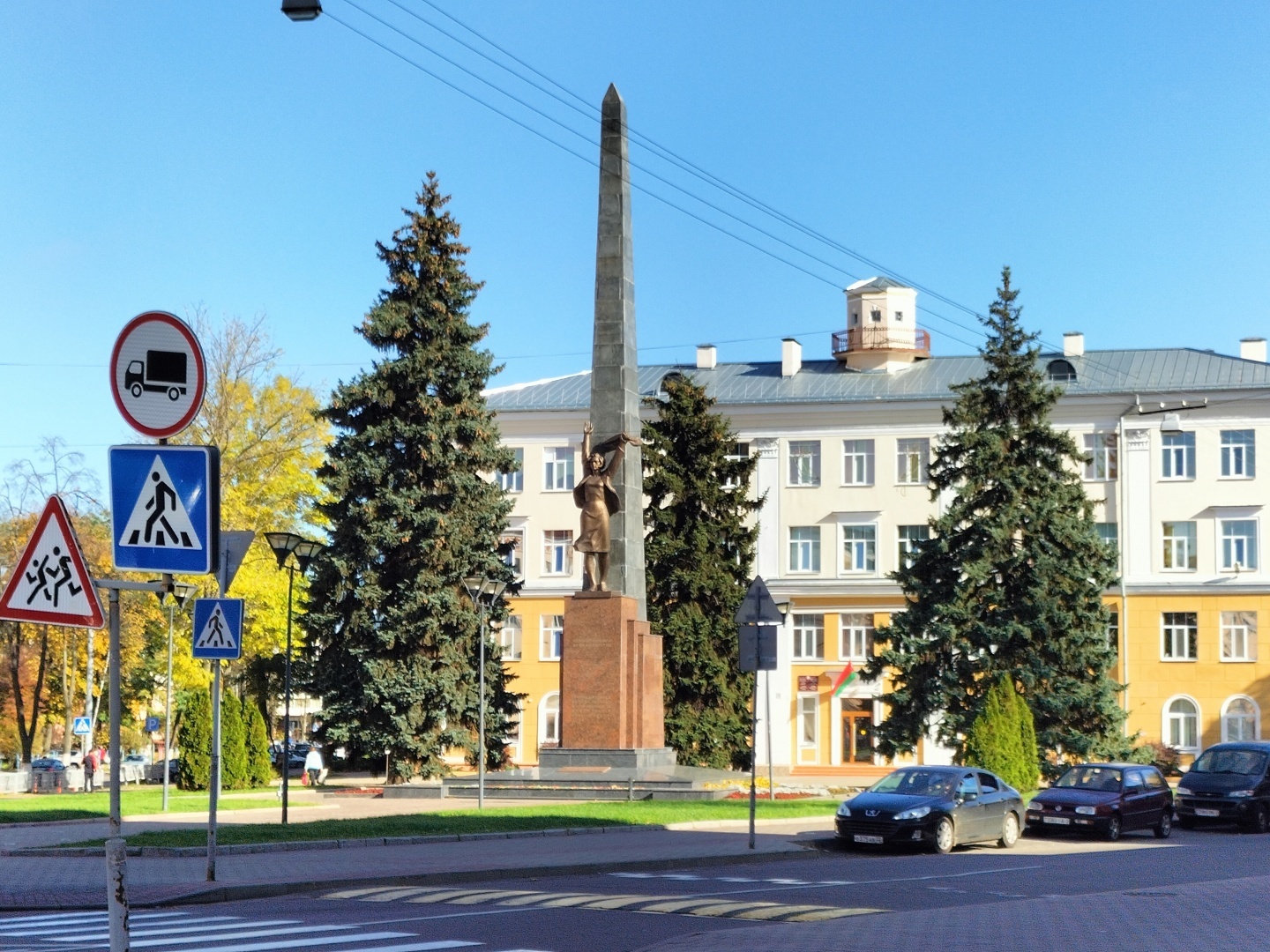 В Белоруссии сохранили памятники Дзержинскому и Ленину, а также забавные местные памятники. Фото из поездки