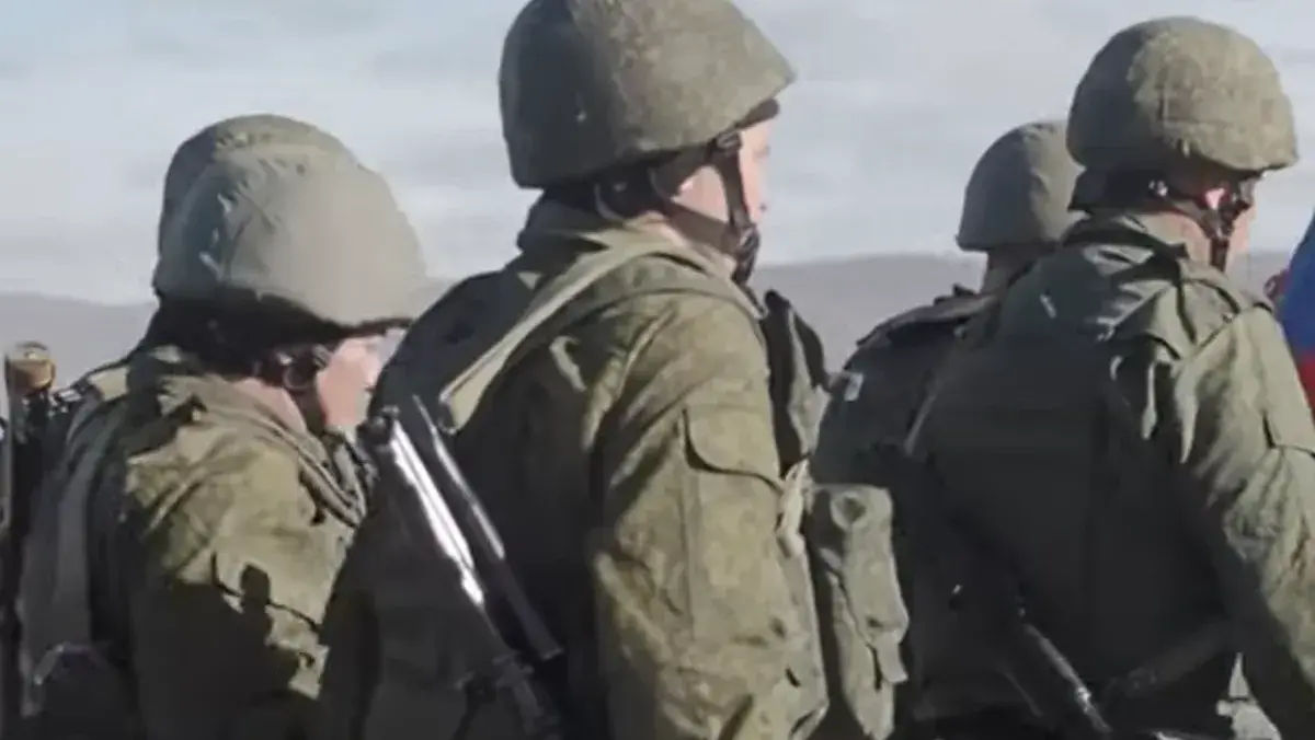 Жена добровольца из Санкт-Петербурга пожаловалась Путину, что не может получить положенные выплаты – боец в зоне СВО с августа: За сентябрь 28 тысяч..