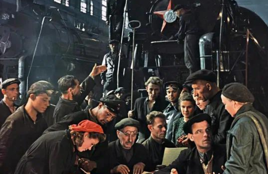 Какие перемены ожидают Россиян в ближайшее время: доклад Министров Путину. Снова Госплан?