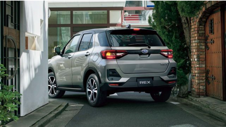 Subaru REX — небольшой кроссовер с передним приводом.