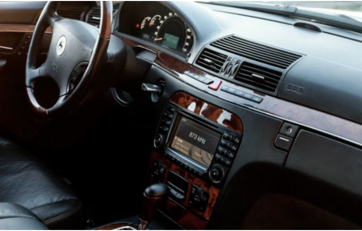 «Кроссовер» между «Волгой» и S-Klasse ищет нового владельца