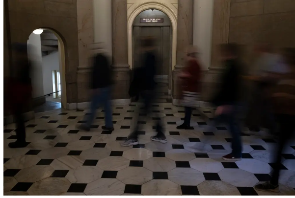 Пелоси останется или уйдет? Возможно, немного того и другого.