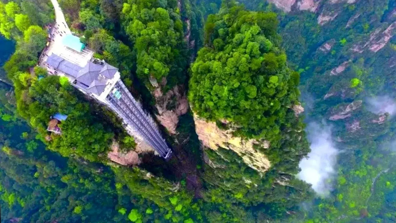 Самые необычные живописные лифты в мире. А вы рискнули бы?