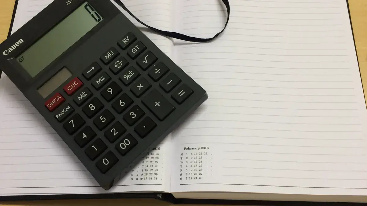 Бухгалтер, милый мой, бухгалтер! Интересные факты о бухгалтерах и как 21 ноября в каждой фирме России их поздравляют