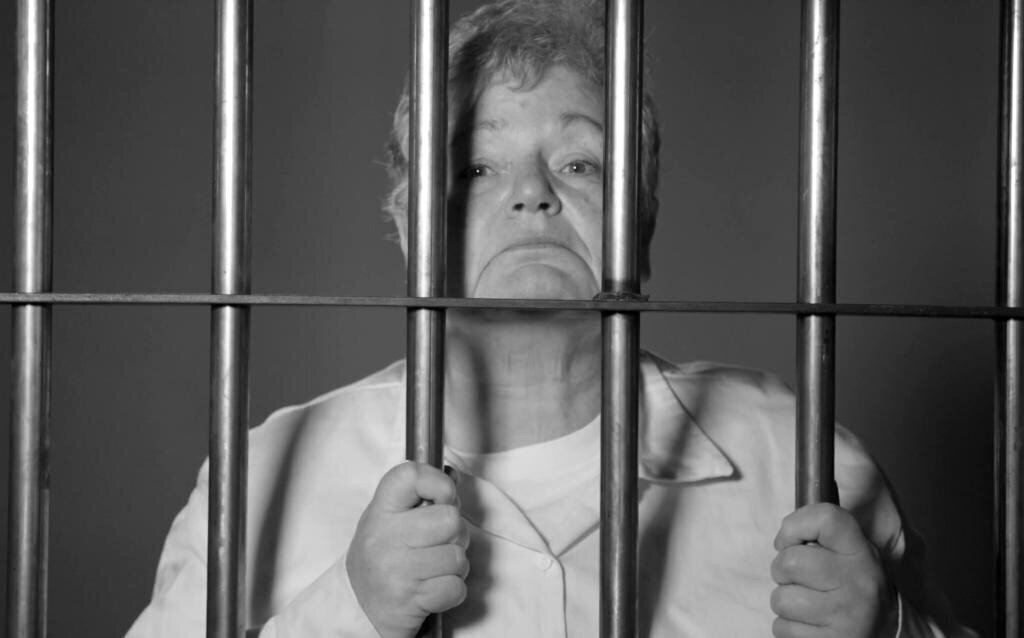 Государство больше ценит бывших зеков, чем обычных граждан, которые жизнь положили на благо страны? Как так?