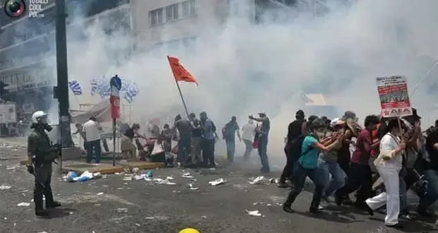 Переход хода – ЕС в протестах.