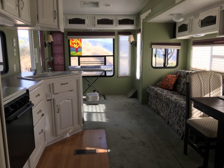 Многие американцы решают жилищные проблемы, приобретая дом на колесах