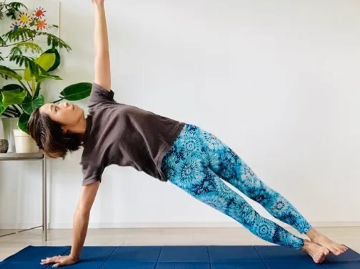 Тренировка тела, когда вы устали: всего 30 секунд! Рекомендуемые позы, которые также укрепят ваше ядро.