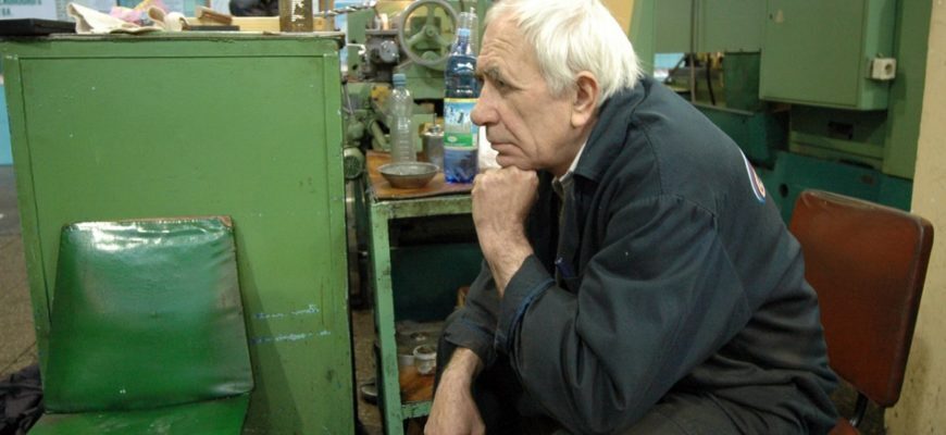 Тот без нужды живёт, кто деньги бережёт. Как Пенсионный фонд перед пенсионерами оправдался