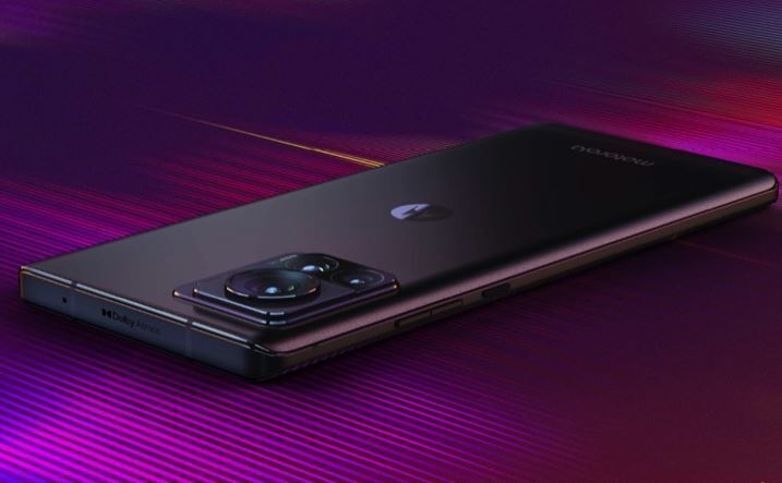 Флагман от Motorola пошёл в продажу в Европе!