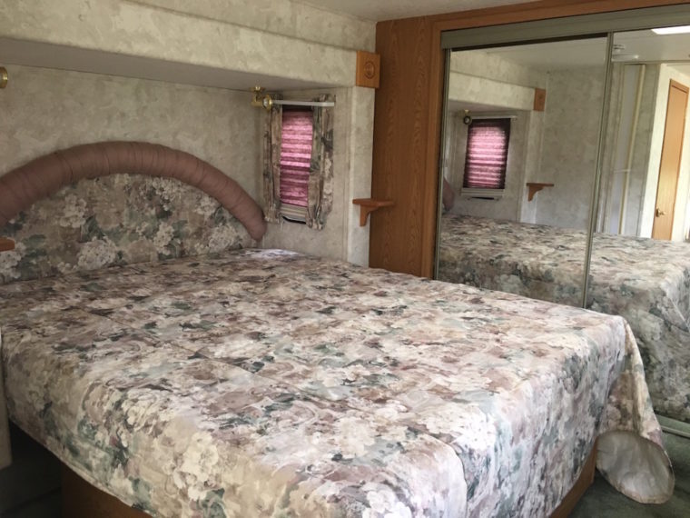 Многие американцы решают жилищные проблемы, приобретая дом на колесах