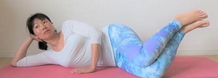 Обязательно для бездельников! Йога! Тренировка подъема бедра в постели