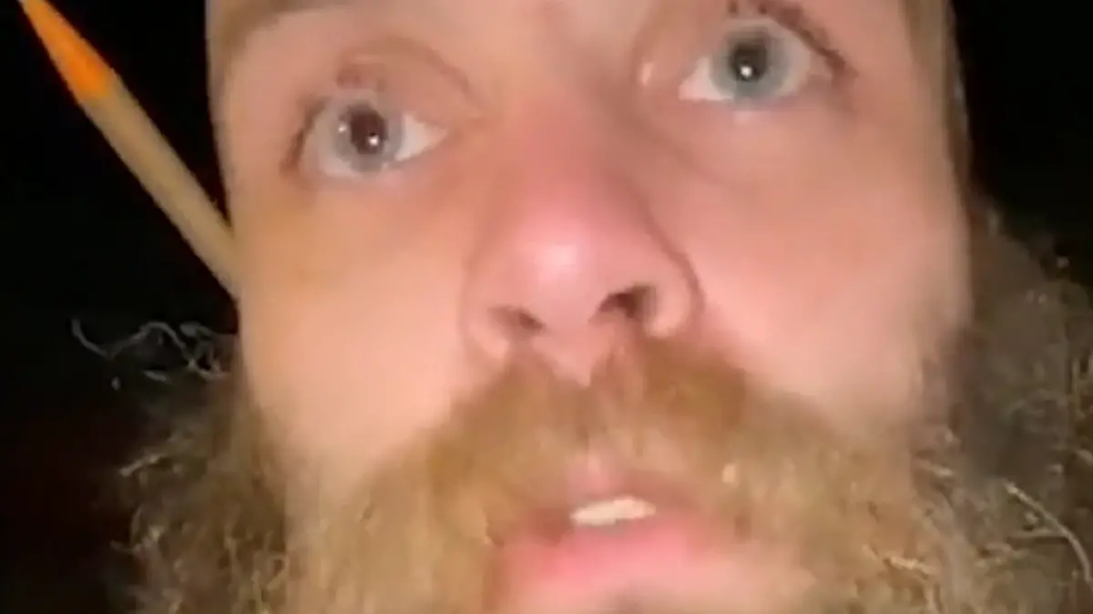 «У меня нет гражданской одежды. Я на днях отправляюсь на фронт» В Саратове мобилизованного не пустили в модный бар