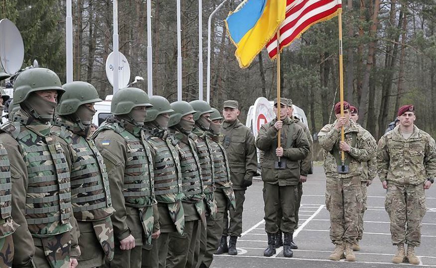 США давно готовили Украину к военному конфликту с Россией. Рассказали в ФРГ.