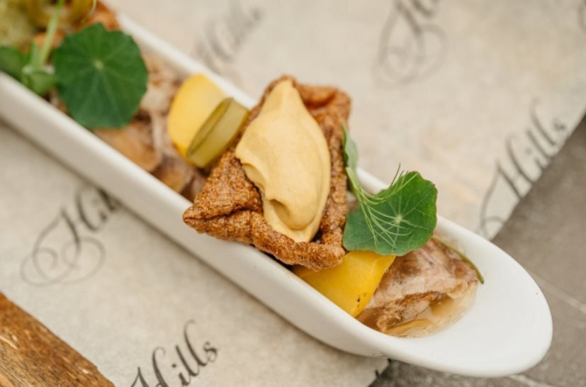 Хвосты или рулька в комплекте. Четыре проверенных и испытанных рецепта домашнего холодца