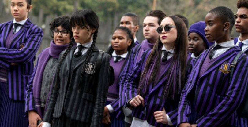 Сериал " Уэнсдей " побил рекорд зрительской аудитории Netflix, обогнав "Очень странные дела"