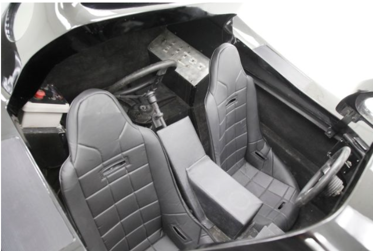 Они продают настоящий Бэтмобиль по довольно высокой цене.