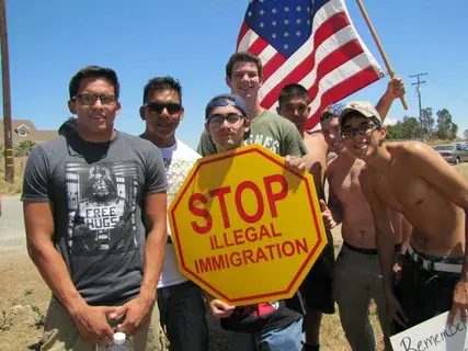 Одна из ключевых проблем - умная эмиграция из России.