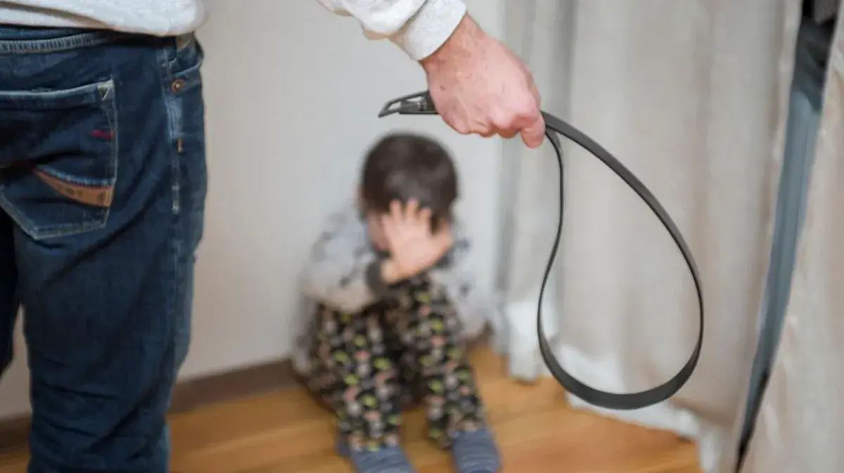 В Хабаровске женщина била внука крышкой от кастрюли и ставила на горох