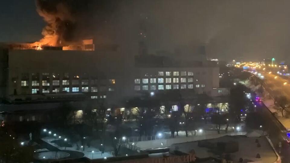 12 человек эвакуировали с горящего склада Микояновского мясокомбината