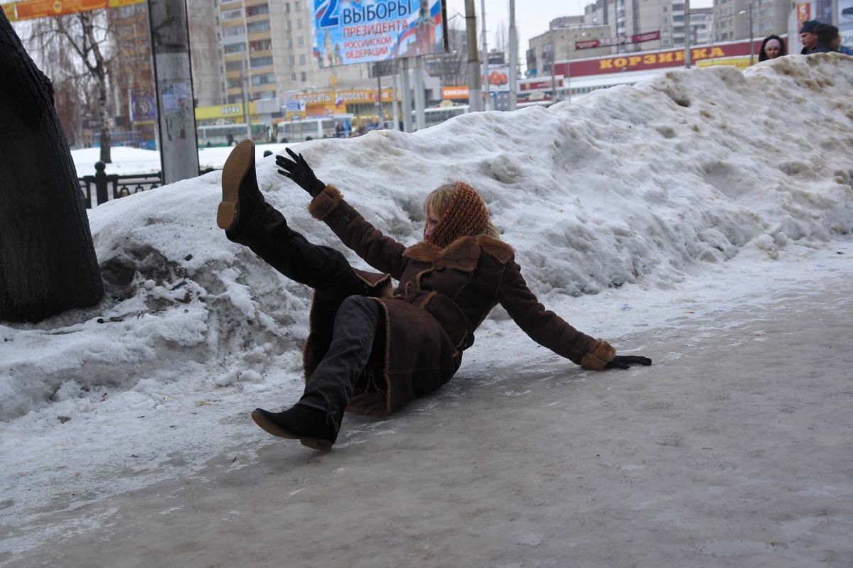 Время ломать ноги и ... руки.