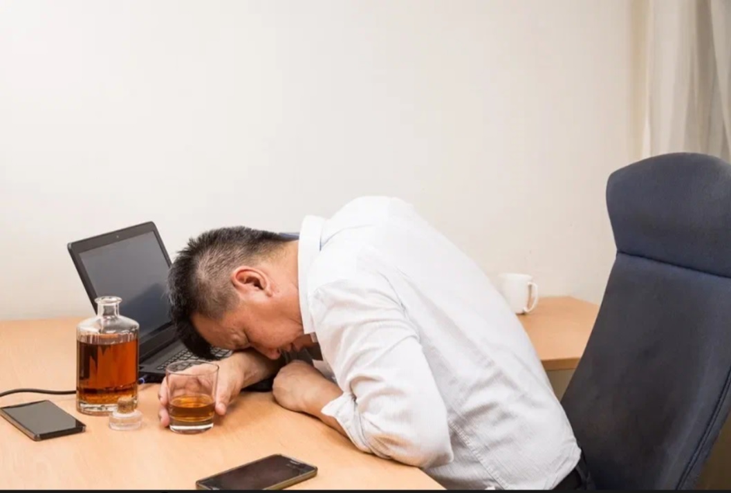 Пьяный начальник — не начальник, ибо он потерял то, что отличает человека от скотины, — разум.