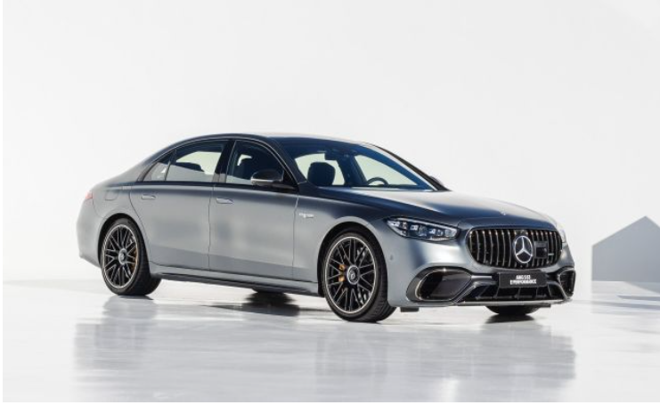 А вот и суперлимузин S63 AMG — самый мощный S-Klasse из когда-либо созданных.