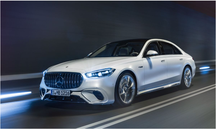 А вот и суперлимузин S63 AMG — самый мощный S-Klasse из когда-либо созданных.