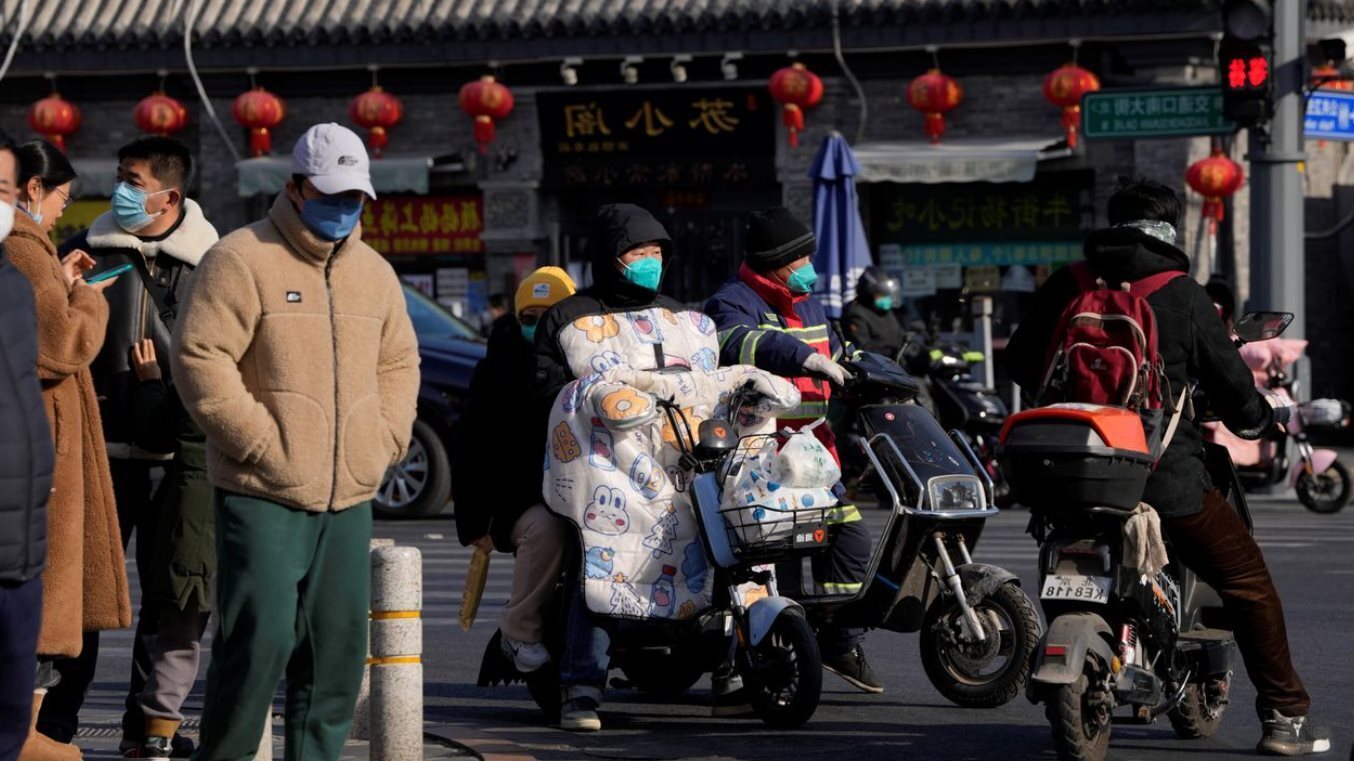 По приказу мирового капитализма китайская компартия открывает Китай для COVID-19