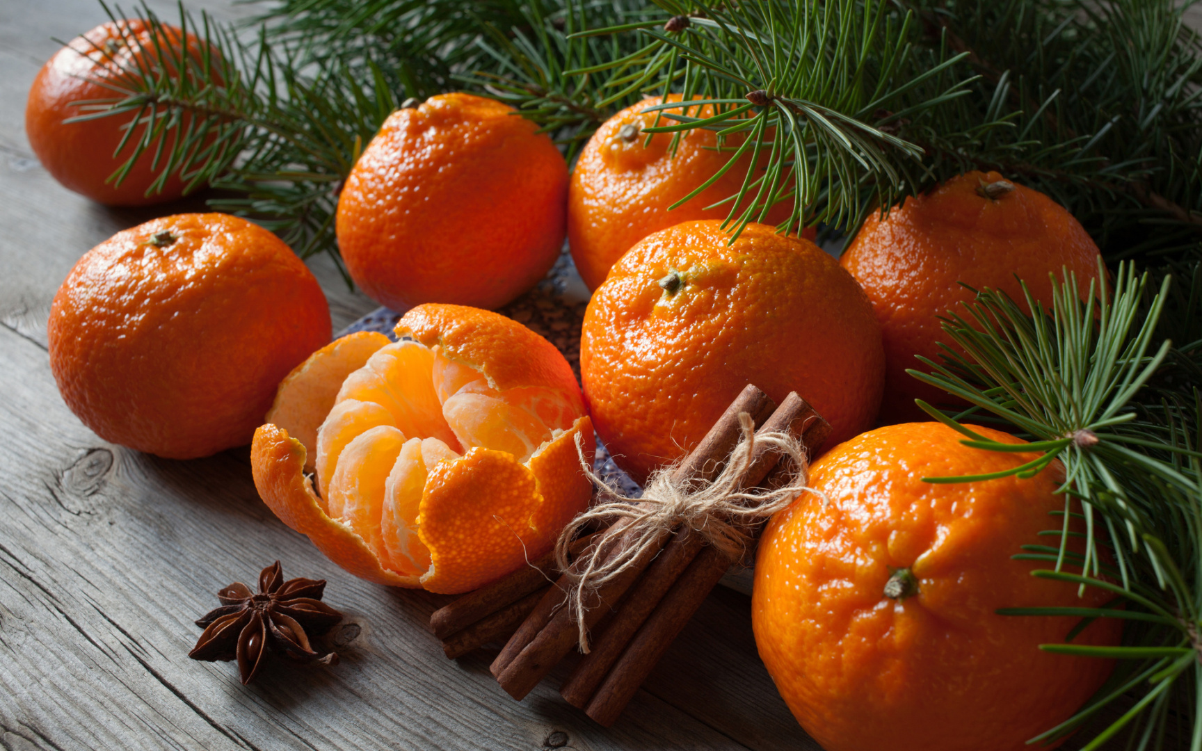 Традиционные новогодние блюда: аппетитно и вкусно, но полезно ли? Что нужно знать?