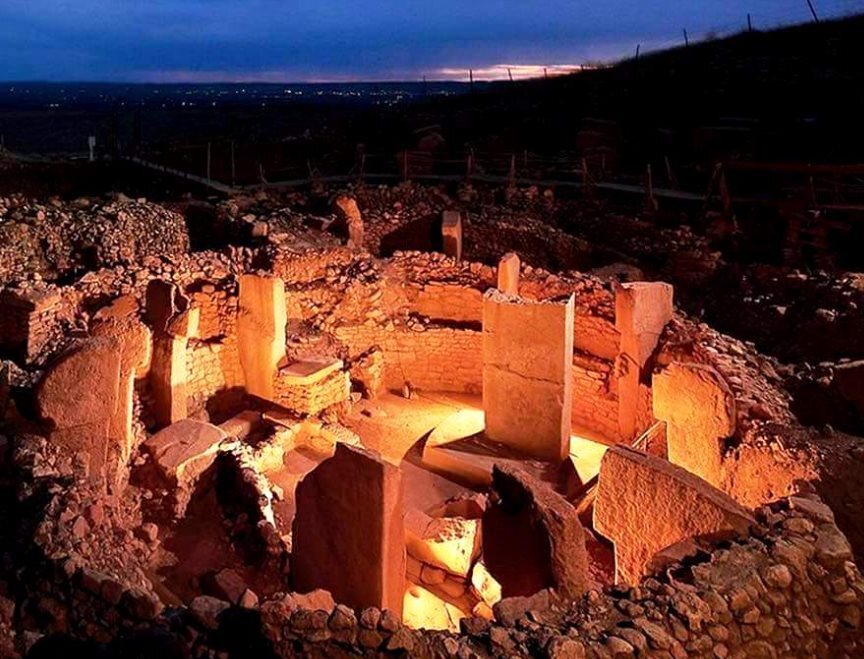 Почему популярный документальный фильм Netflix вызвал гнев СМИ? Древний апокалипсис и "Опасные идеи" Грэма Хэнкока