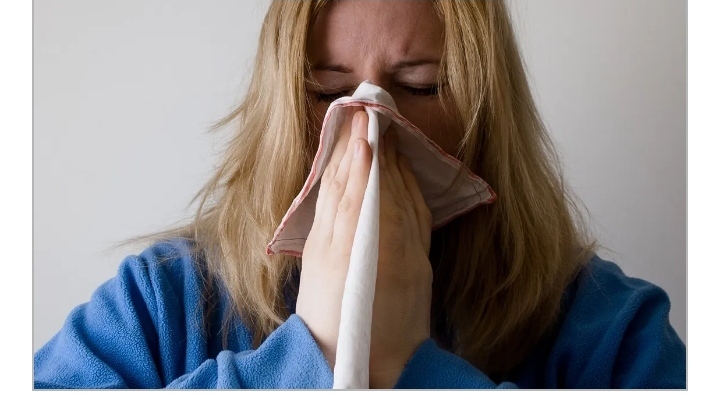 Как правильно лечить свиной грипп: Как отличить от ковида, главные признаки и особенности лечения, как не умереть от H1N1