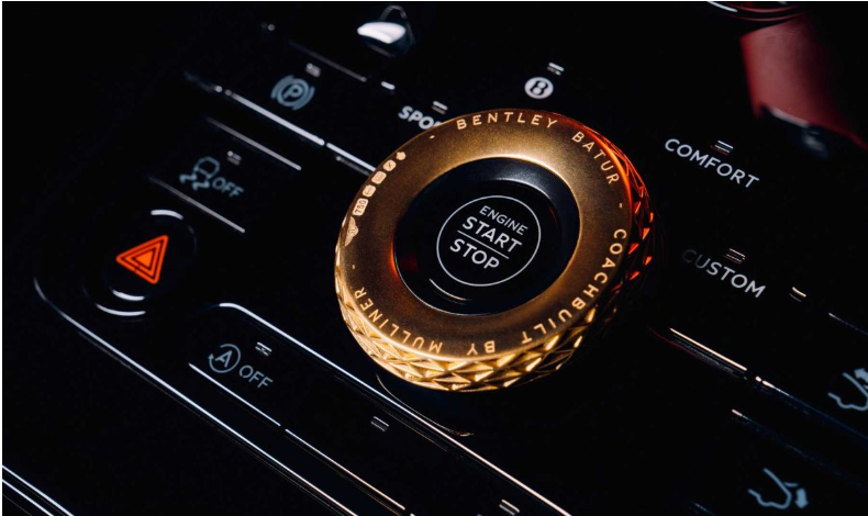 Bentley добавляет более 200 граммов золота в интерьер своей самой особенной модели