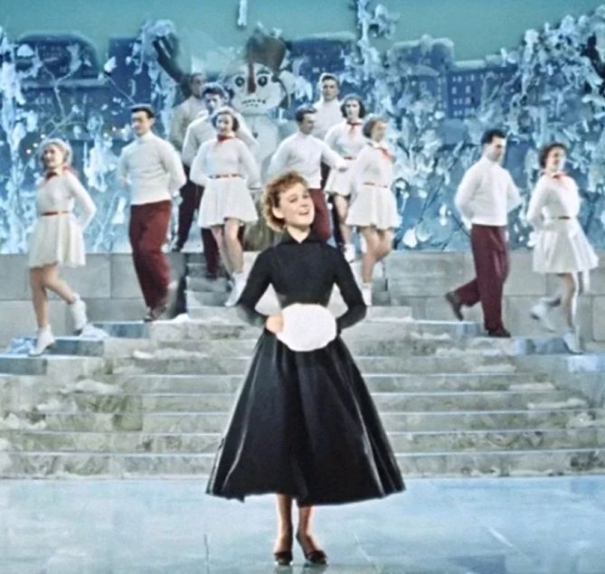 Голубой Огонек на Первом, новые и старые огоньки, лучшие Новогодние фильмы