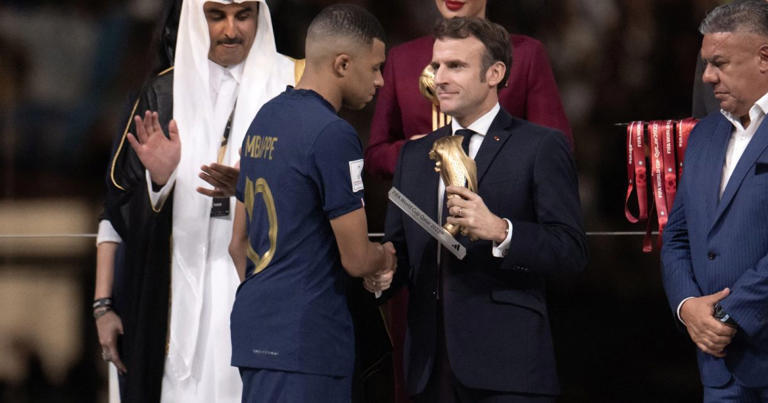 Президент Макрон рассказал, что он сказал Килиану Мбаппе после того, как Франция разбила сердце на чемпионате мира по футболу.