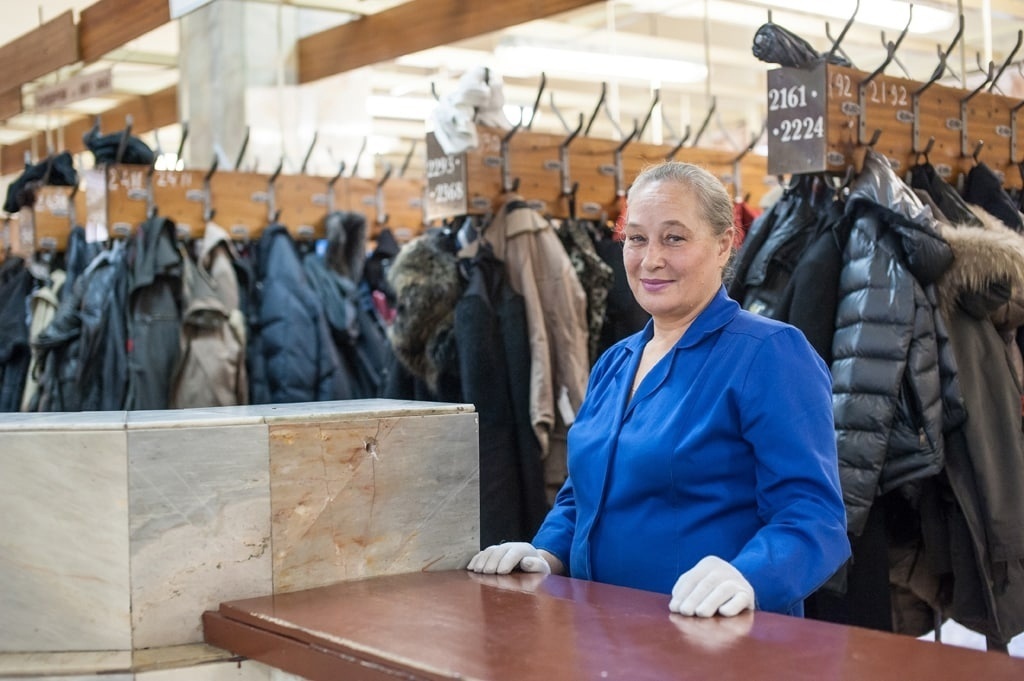 Куда пойти работать пенсионеру, если денег категорически не хватает