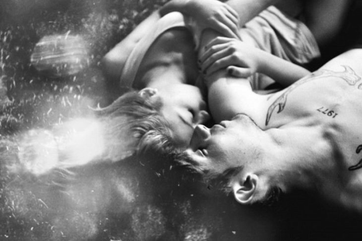 Зачем создавать семью, если партнер в сексе не устраивает? Ведь в итоге, как правило, развод и боль. Важность сексуальной совместимости.