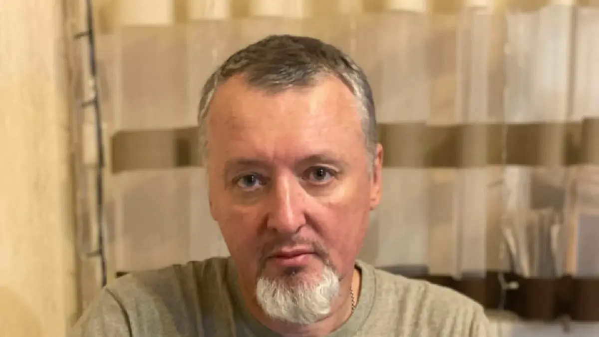 Стрелков раскритиковал решение Путина о краткосрочном прекращение огня