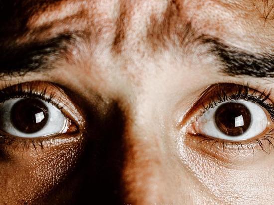 Следующая мысль - «Думала, что я умираю»: как можно лечить панические атаки, настигшие россиян после праздников