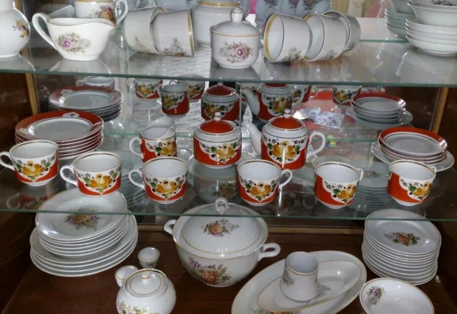 Зачем хранили посуду в серванте?