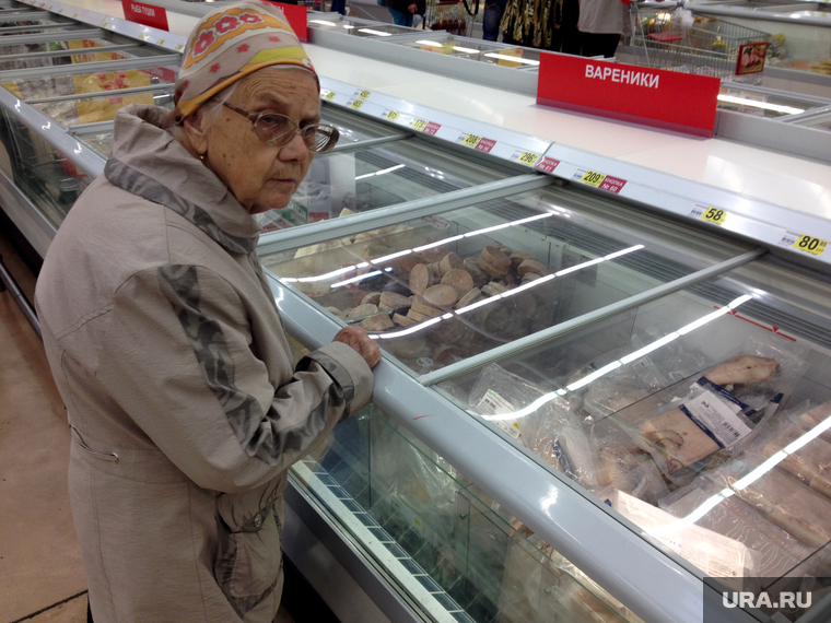 Пенсионерка взыскала с магазина 300 000 руб. за скользкий пол