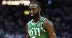 «Бостон Селтикс» стали первой командой, одержавшей 30 побед в этом сезоне, победив «Нью-Орлеан Пеликанс».