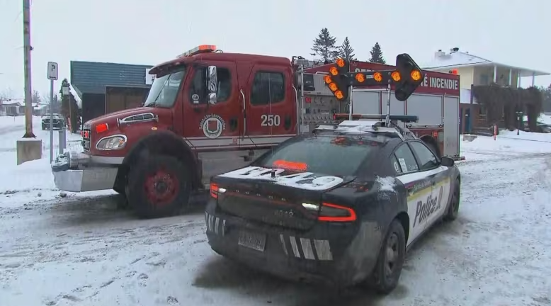 Человек пропал без вести после взрыва, вызвавшего сильное возгорание у распределителя топлива к северу от Монреаля.
