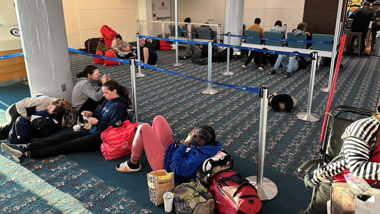 Отмена всех рейсов в США