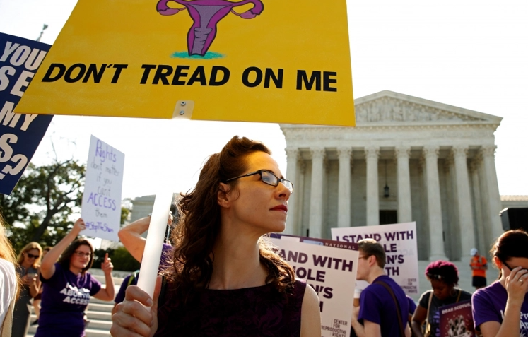 Атеисты опровергают утверждения о том, что запреты на аборты нарушают религиозную свободу.