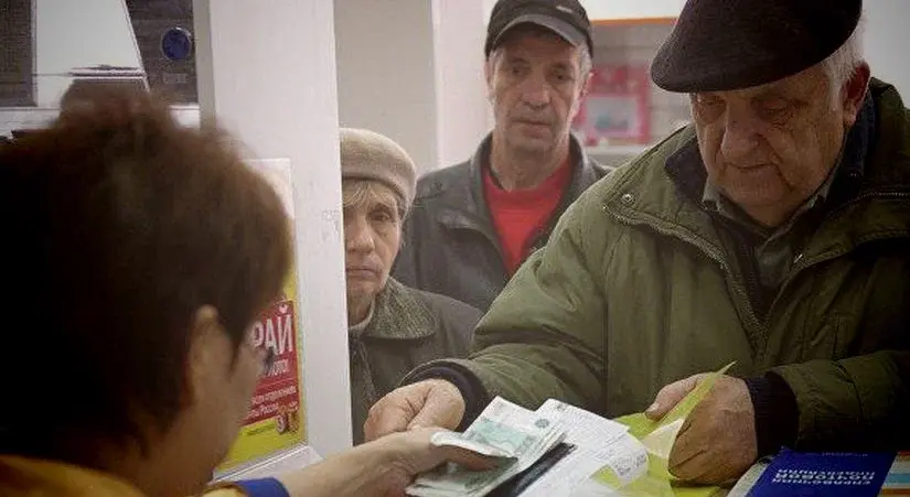 Власти рекомендуют гражданам самим копить на старость. А вы откладываете на будущую пенсию?