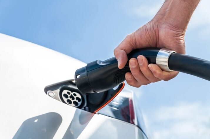 Сообщается о проблемах с новыми санями Тесла Санты